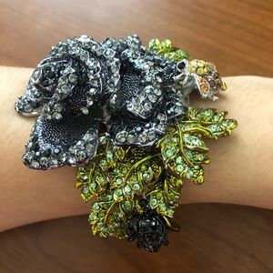 Flower metal bracelet